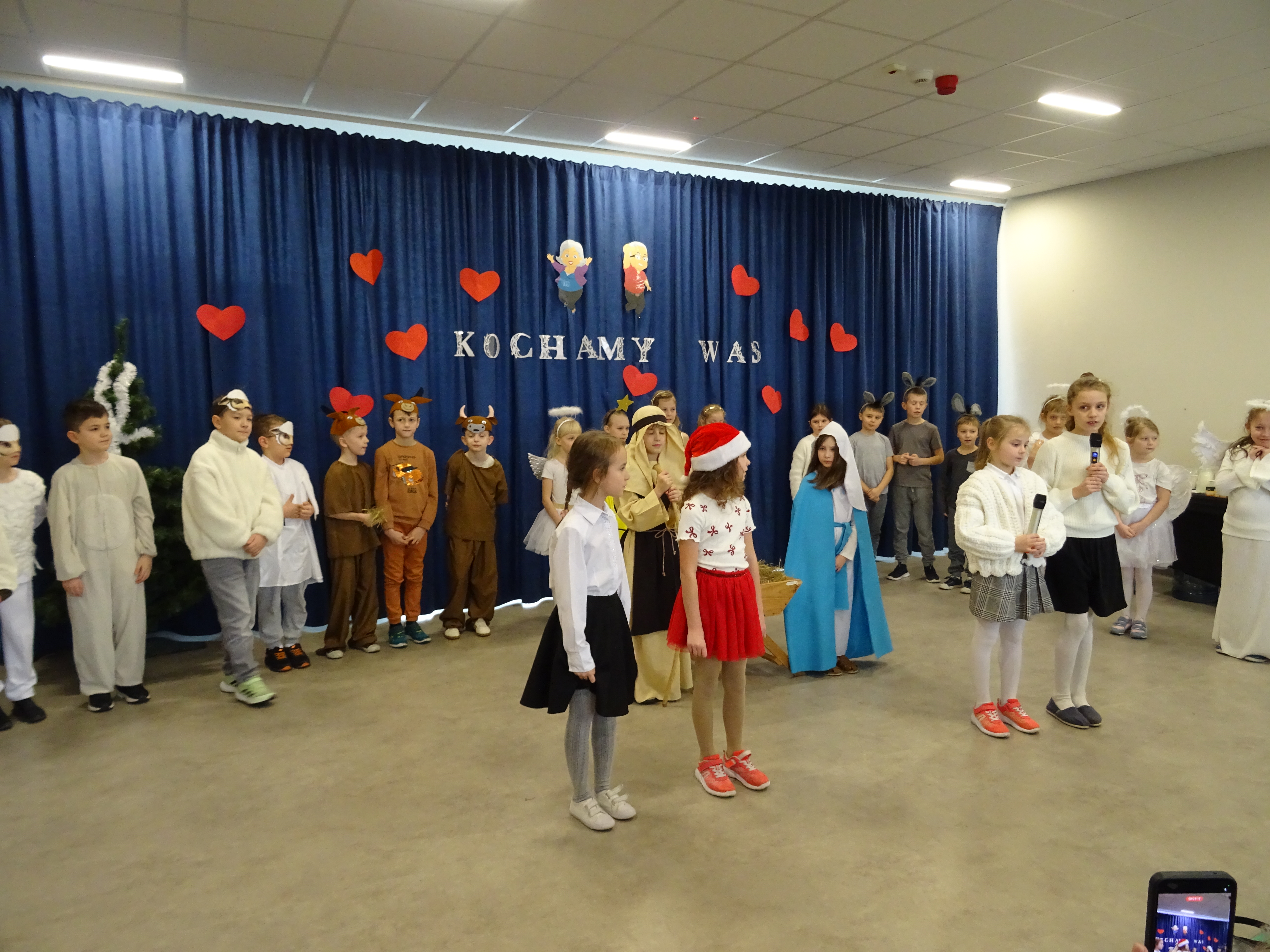 Dzień Babci i Dziadka w Szkole Filialnej w Modlniczce w klasach 2f i 2g